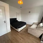 The London Heathrow Lodge